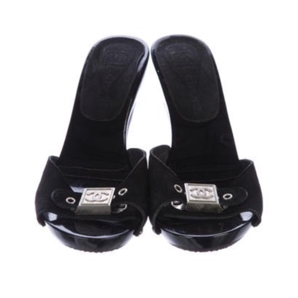 CHANEL Shoes - 💥CHANEL wooden Sandals heels Classic CC Logo EUC